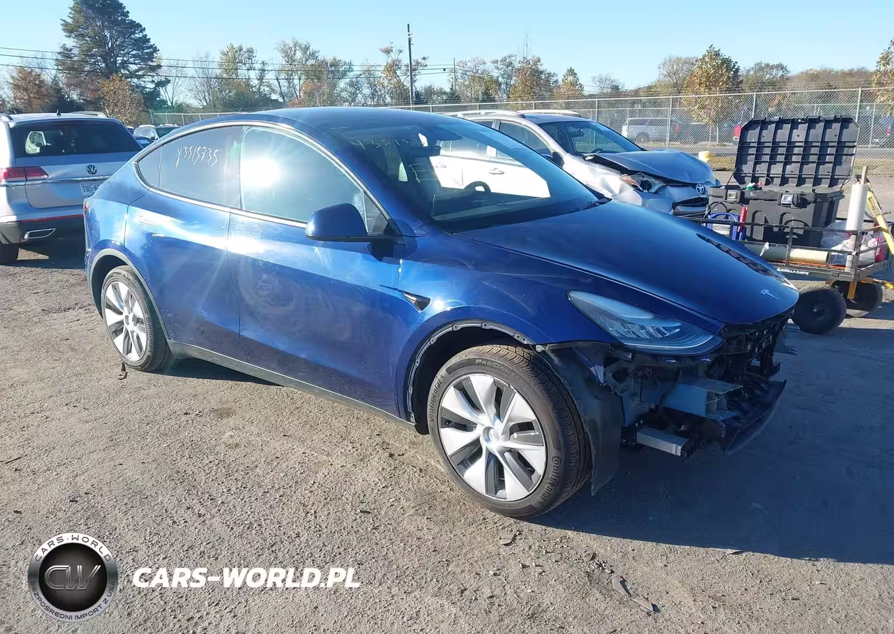 2022 Tesla Model Y Long Range Dual Motor All-Wheel Drive