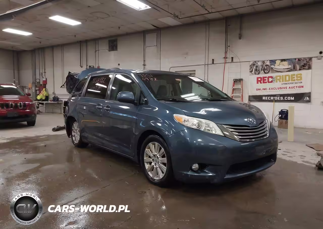 2015 Toyota Sienna Xle 7 Passenger