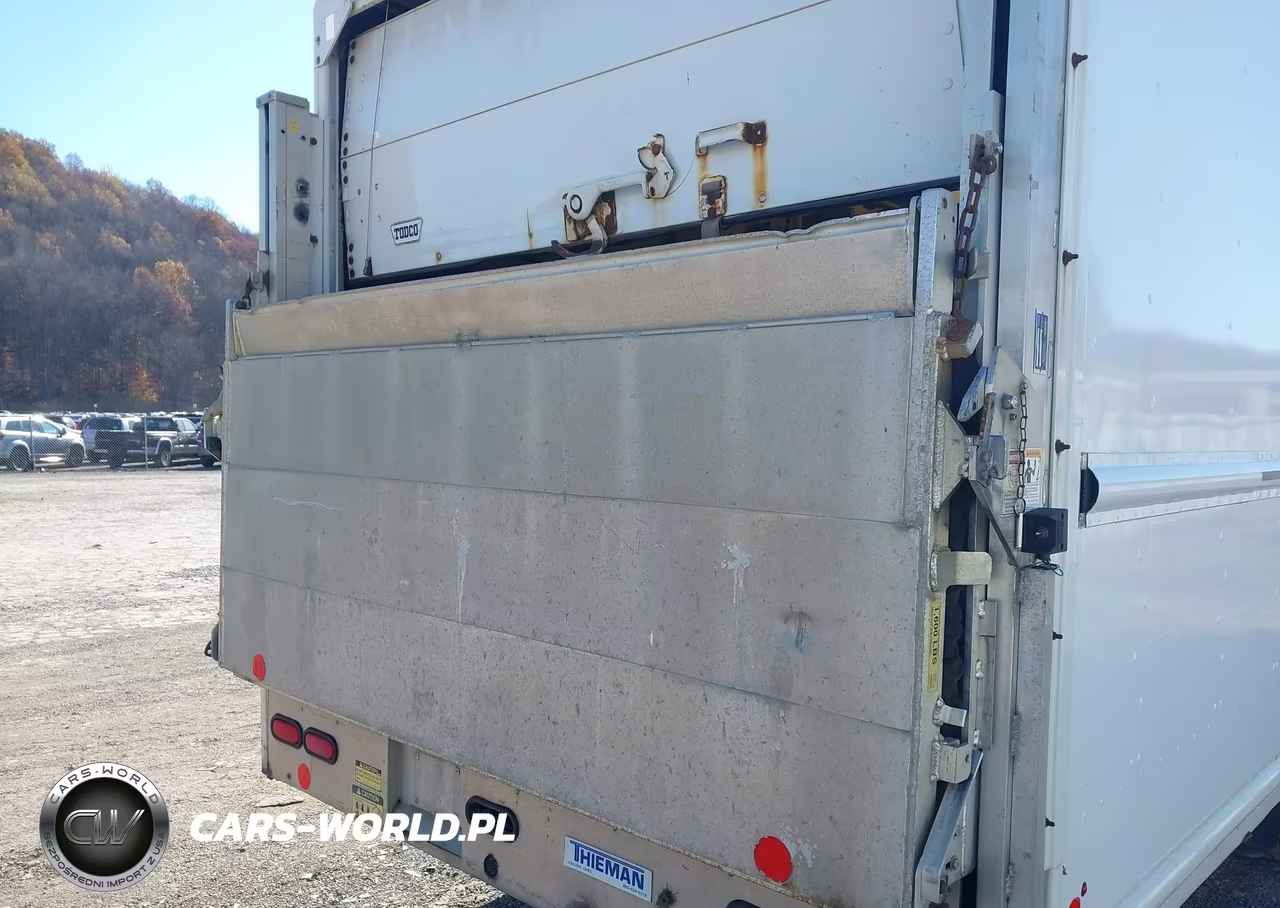 2012 Freightliner Chassis M Line Walk-In Van VIN:4UZAC3DV6CCBN1753 - 11