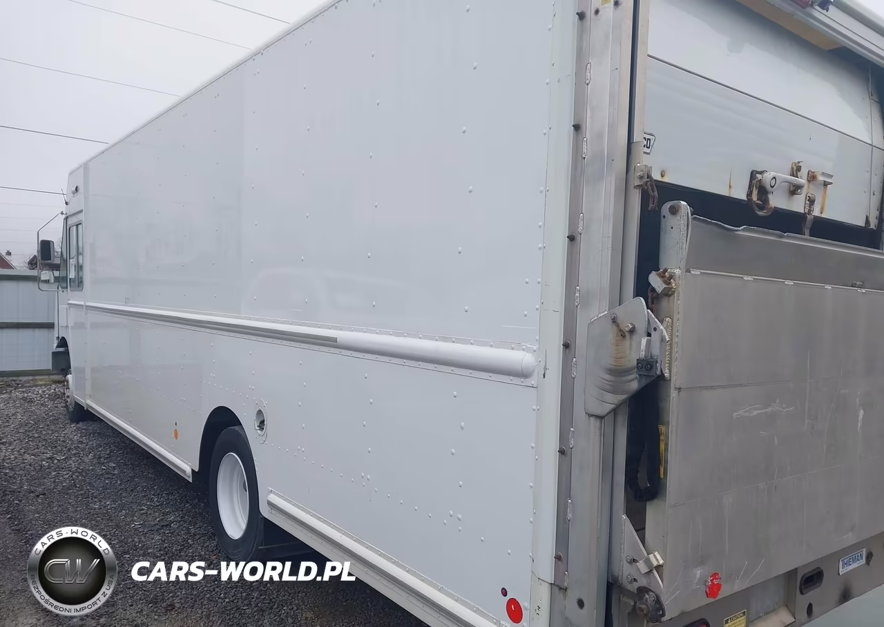 2012 Freightliner Chassis M Line Walk-In Van VIN:4UZAC3DV6CCBN1753 - 2