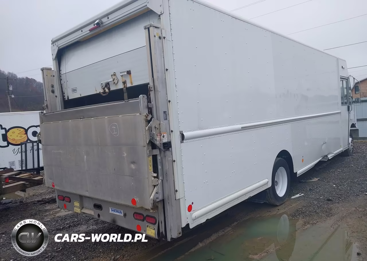 2012 Freightliner Chassis M Line Walk-In Van VIN:4UZAC3DV6CCBN1753 - 3