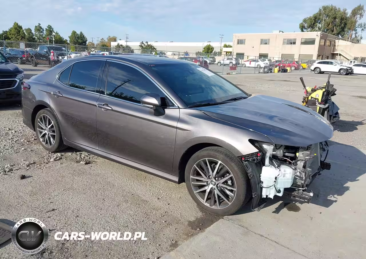 2023 Toyota Camry Xle Hybrid