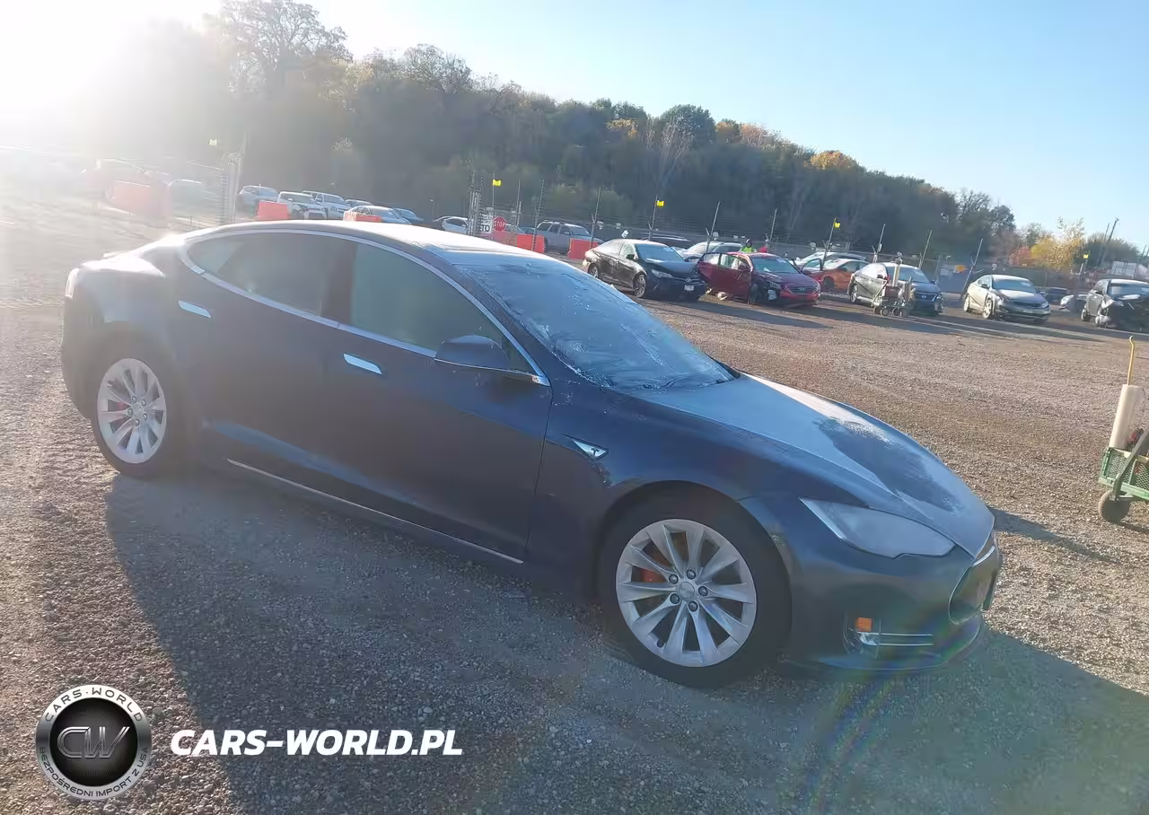 2015 Tesla Model S 85D-P85D