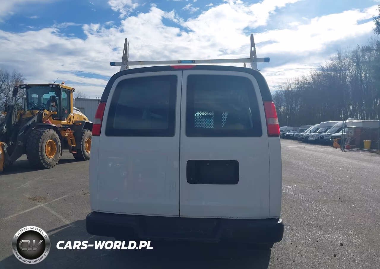 2017 Chevrolet Express 2500 Work Van VIN:1GCWGAFF8H1126202 - 16