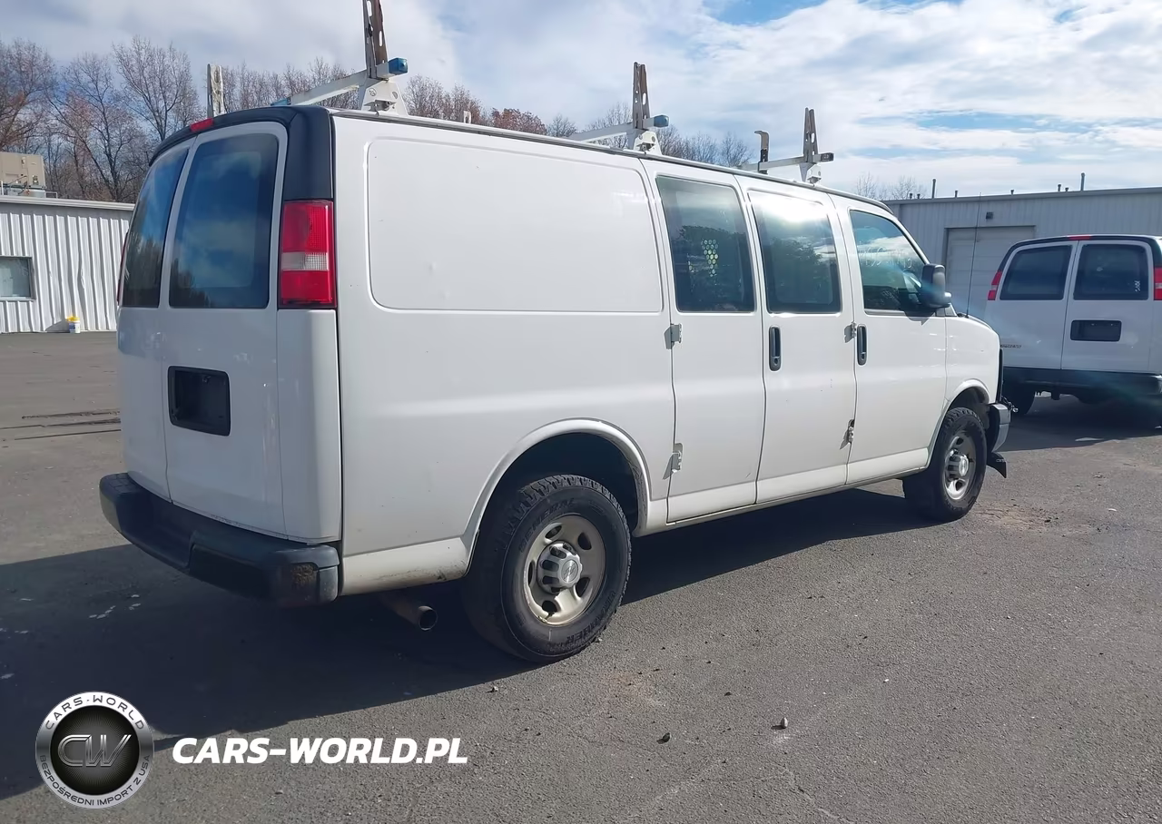 2017 Chevrolet Express 2500 Work Van VIN:1GCWGAFF8H1126202 - 4