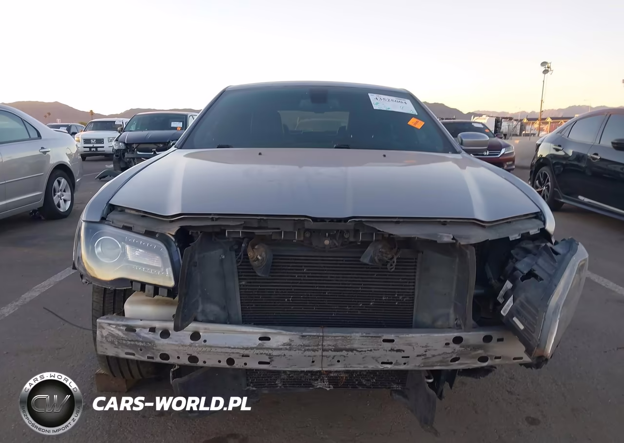 2015 Chrysler 300 300S VIN:2C3CCABGXFH797239 - 13