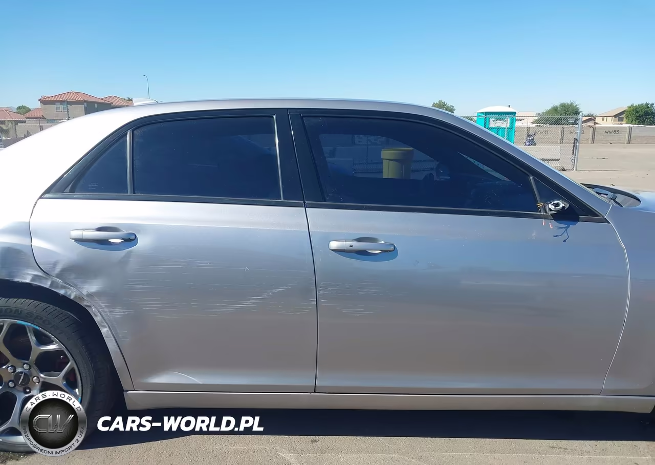 2015 Chrysler 300 300S VIN:2C3CCABGXFH797239 - 14