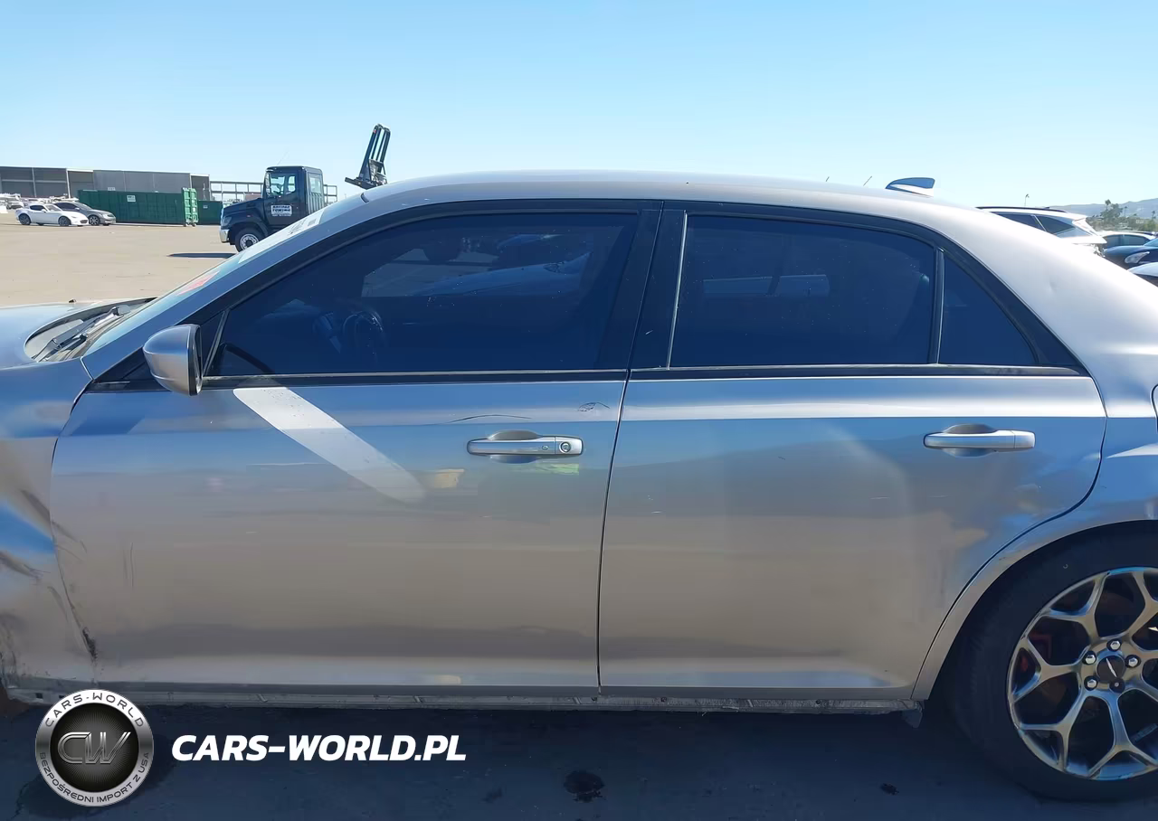 2015 Chrysler 300 300S VIN:2C3CCABGXFH797239 - 15