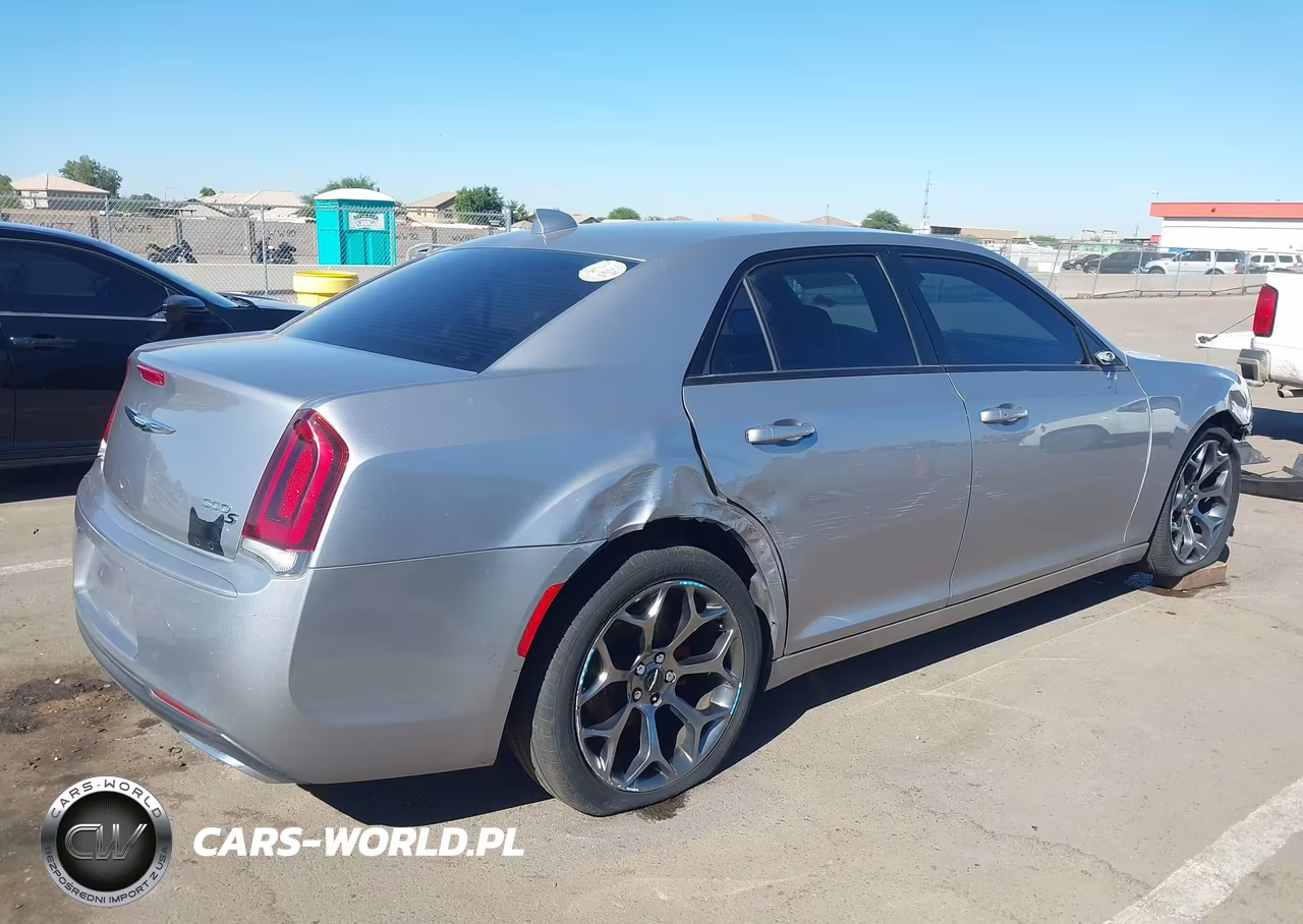 2015 Chrysler 300 300S VIN:2C3CCABGXFH797239 - 4