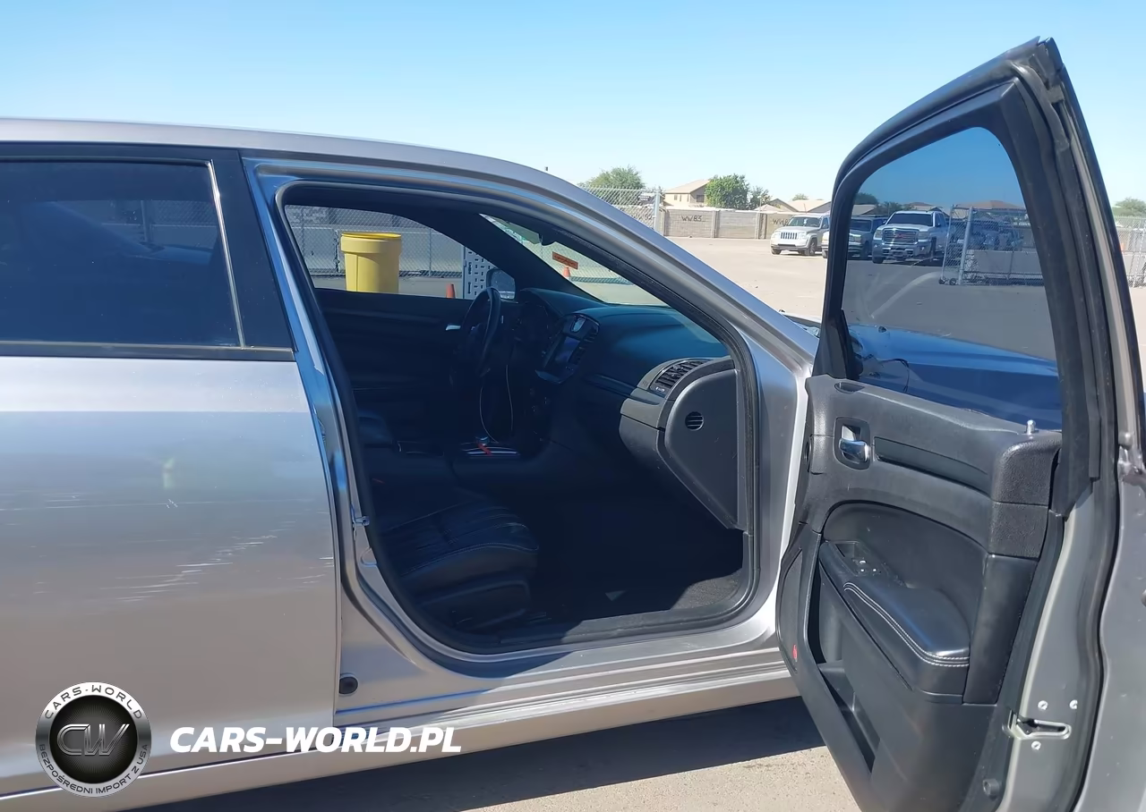 2015 Chrysler 300 300S VIN:2C3CCABGXFH797239 - 5