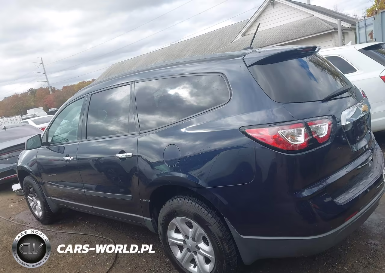 2015 Chevrolet Traverse Ls VIN:1GNKRFED5FJ117984 - 14