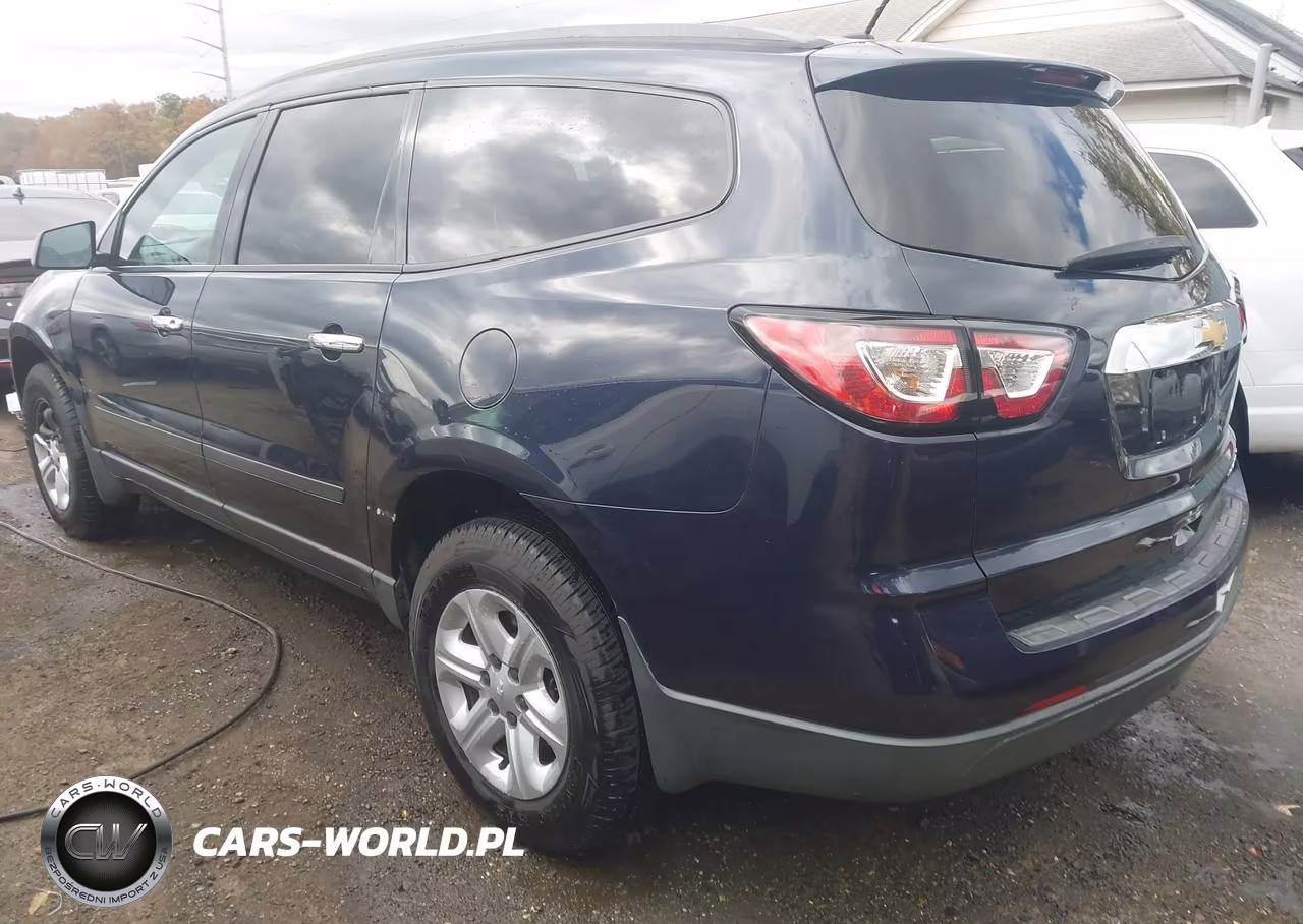 2015 Chevrolet Traverse Ls VIN:1GNKRFED5FJ117984 - 3
