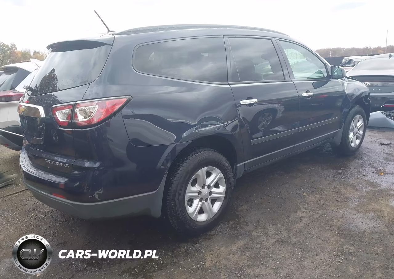 2015 Chevrolet Traverse Ls VIN:1GNKRFED5FJ117984 - 4
