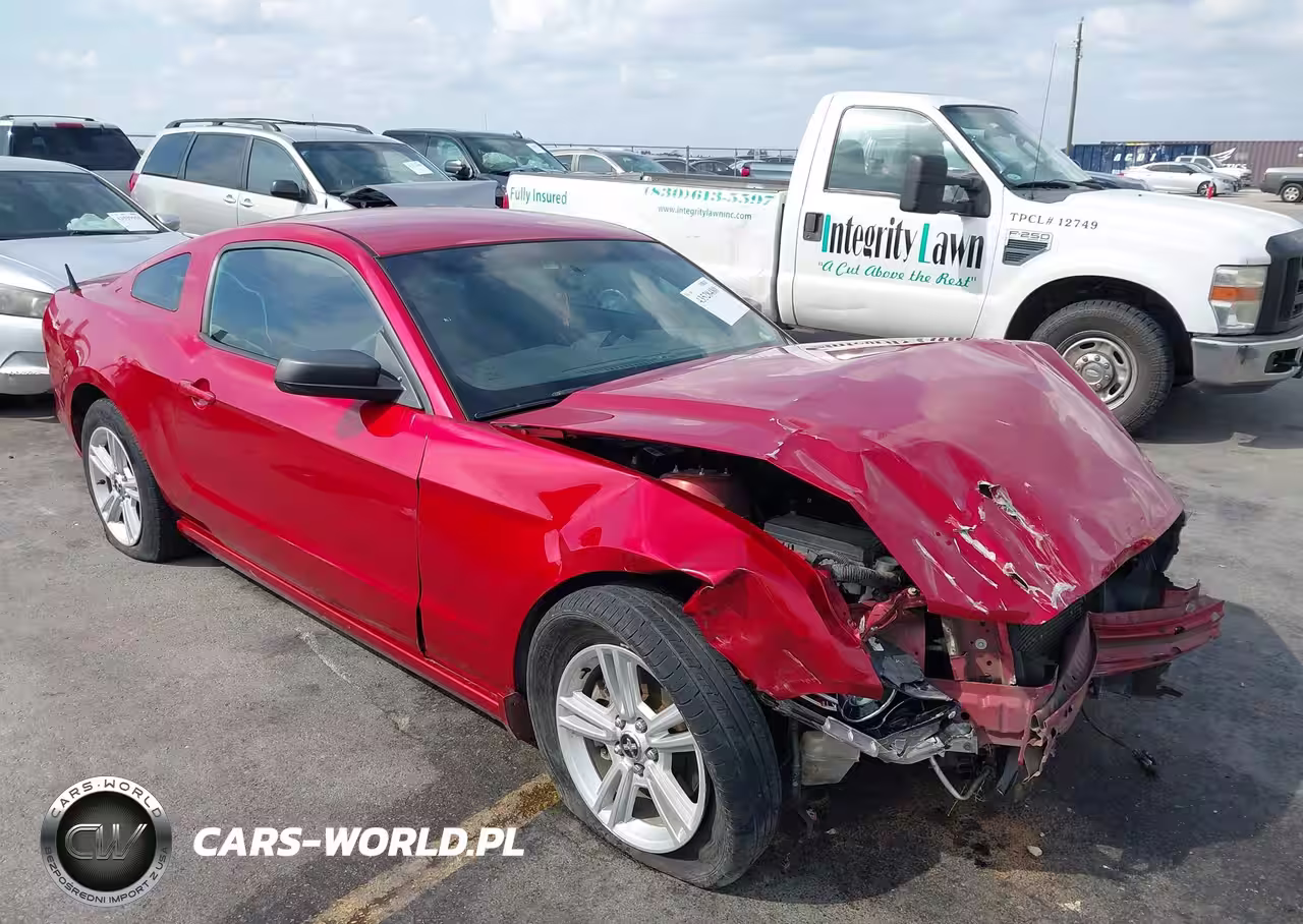 2013 Ford Mustang V6
