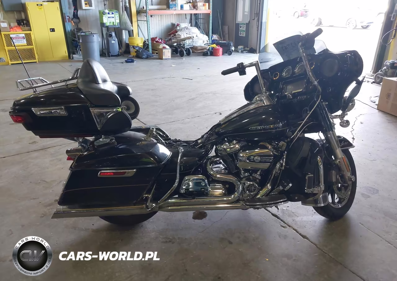 2017 Harley-Davidson Flhtk Ultra Limited VIN:1HD1KED12HB687897 - 11