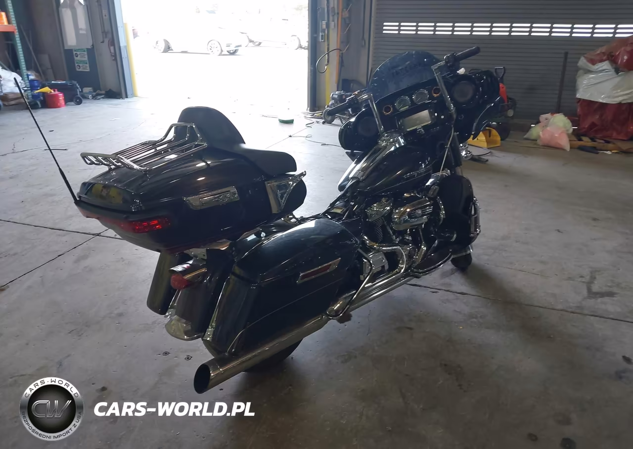 2017 Harley-Davidson Flhtk Ultra Limited VIN:1HD1KED12HB687897 - 4