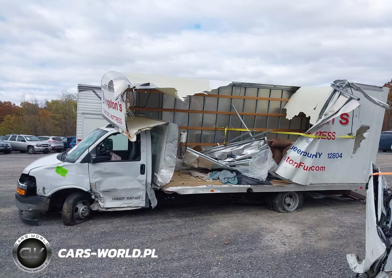 2021 Chevrolet Express Cutaway Work Van VIN:1HA3GTC77MN007292 - 14