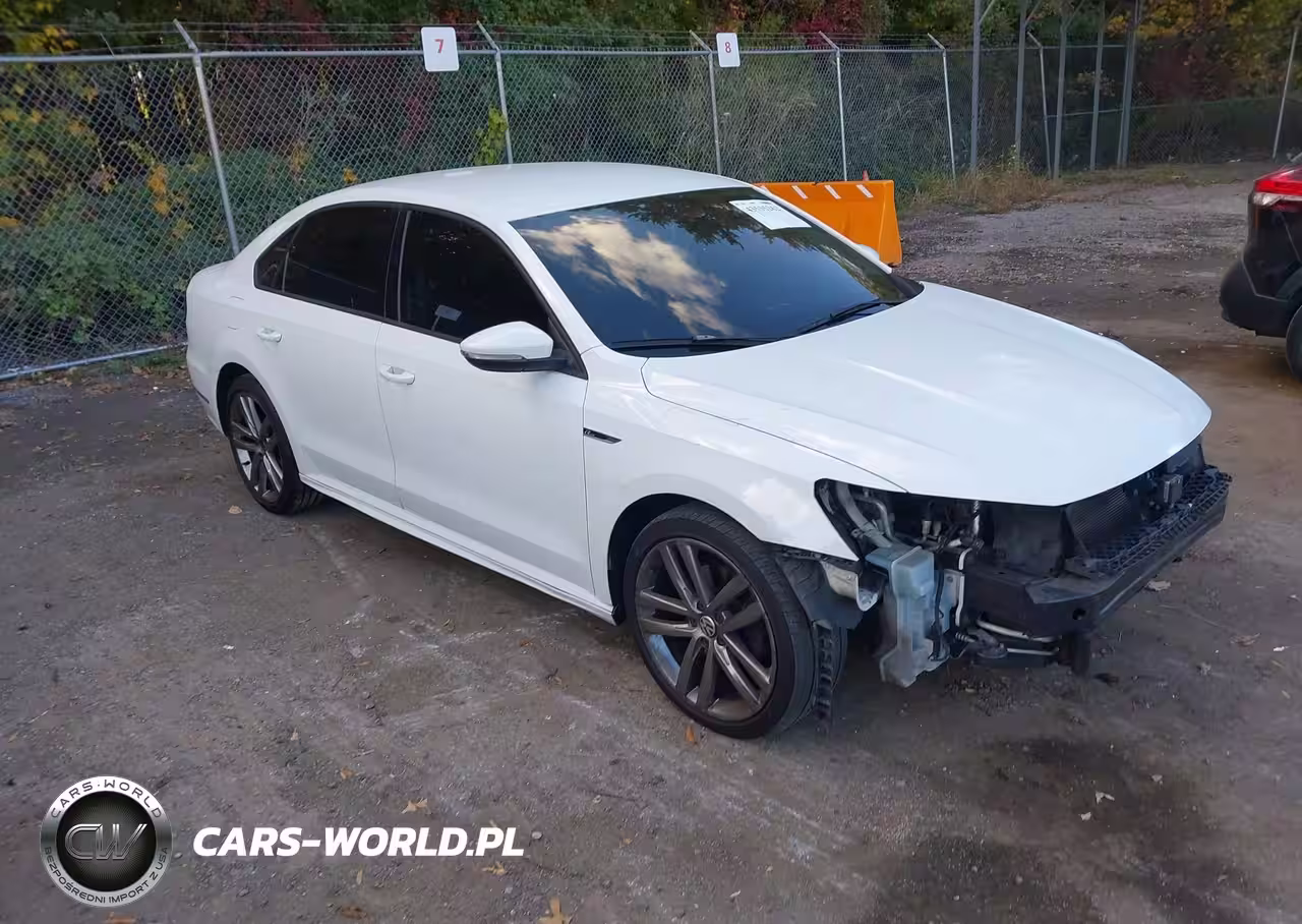 2018 Volkswagen Passat 2.0T R-Line-2.0T S