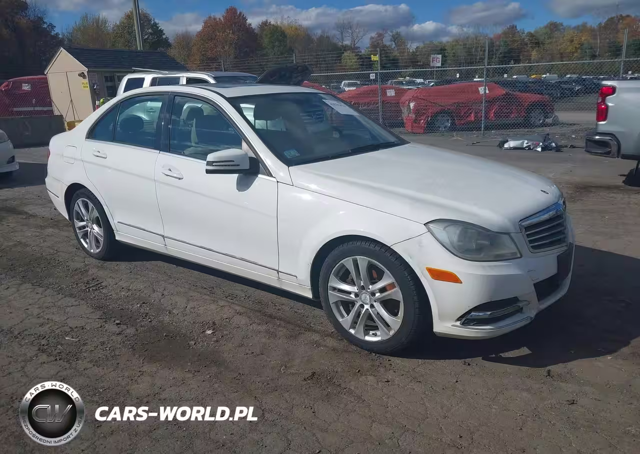 2013 Mercedes-Benz C 300 Luxury 4Matic