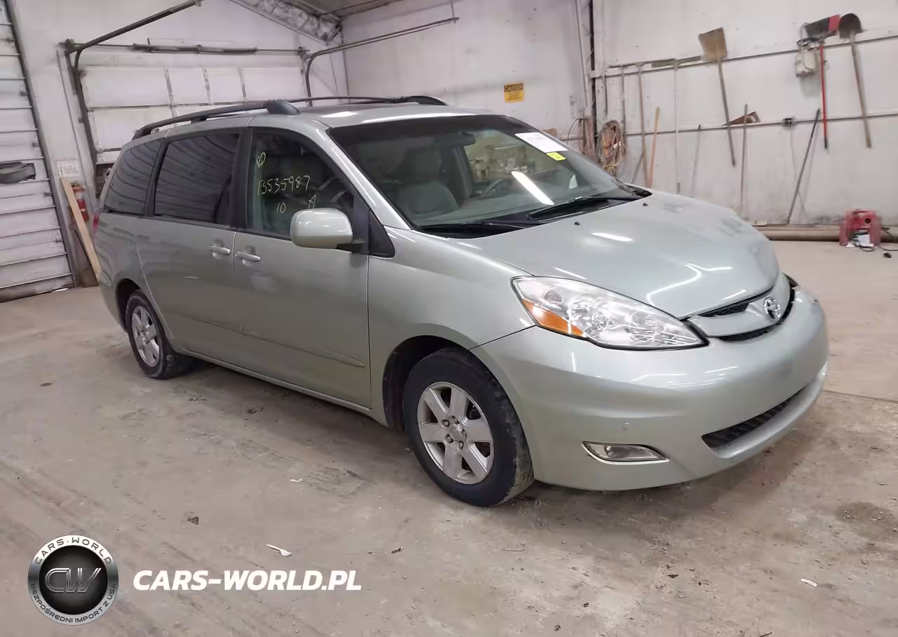 2010 Toyota Sienna Xle