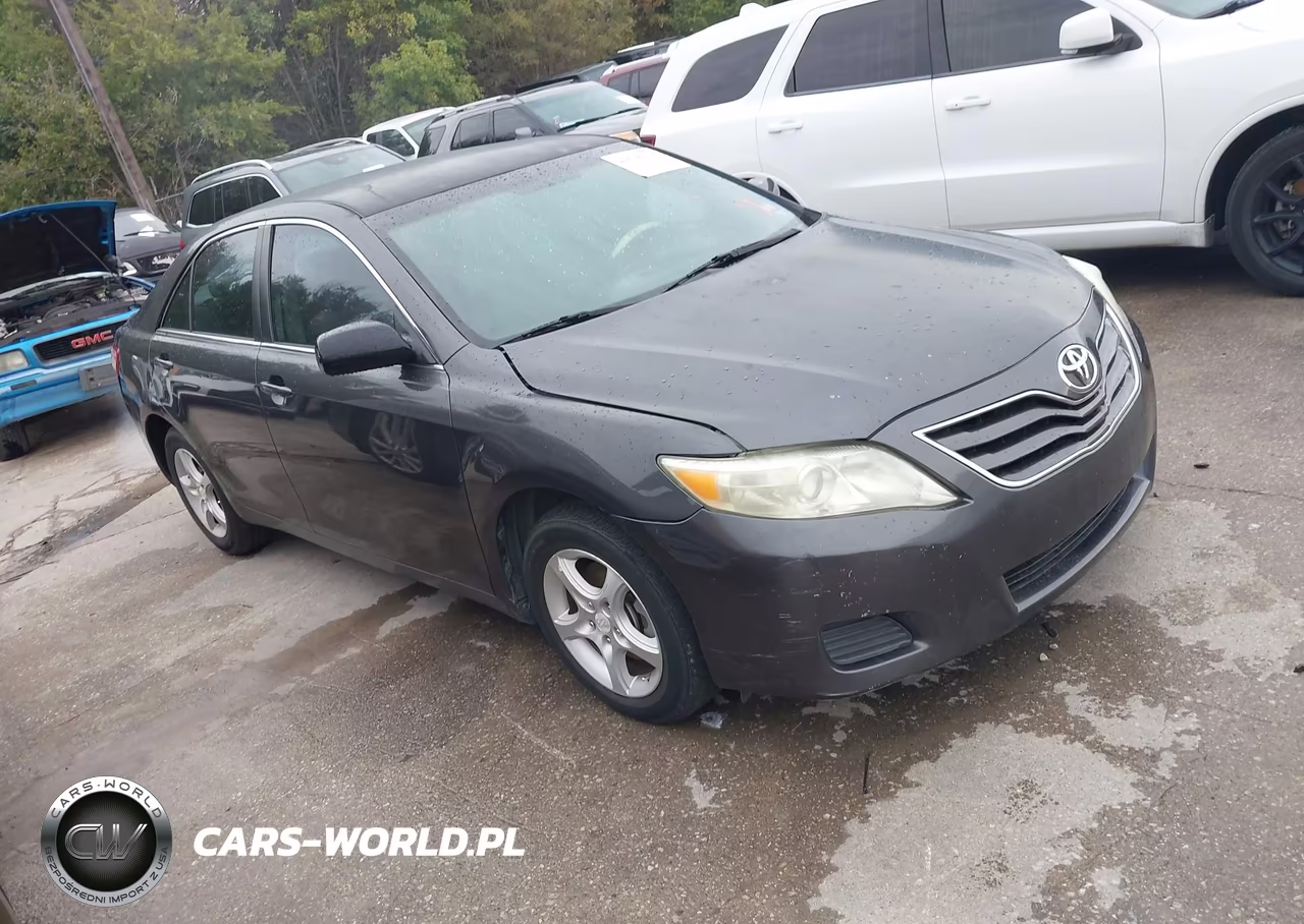 2011 Toyota Camry Le – zdjęcie 1 z 11