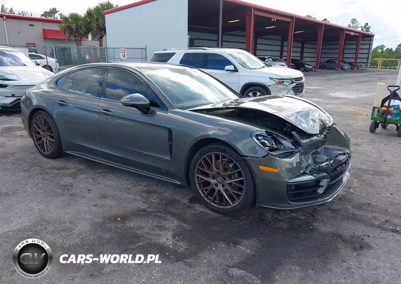 2022 Porsche Panamera 4-4 Platinum Edition-Platinum Edition