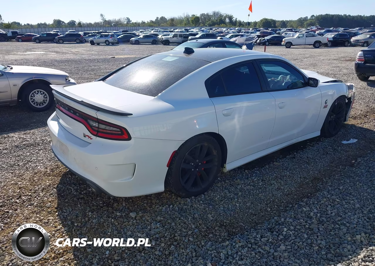 2016 Dodge Charger R-T Scat Pack VIN:2C3CDXGJ3GH132897 - 4