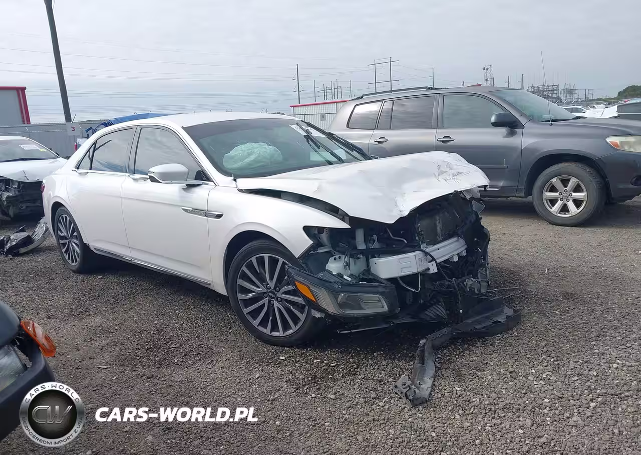 2017 Lincoln Continental Select