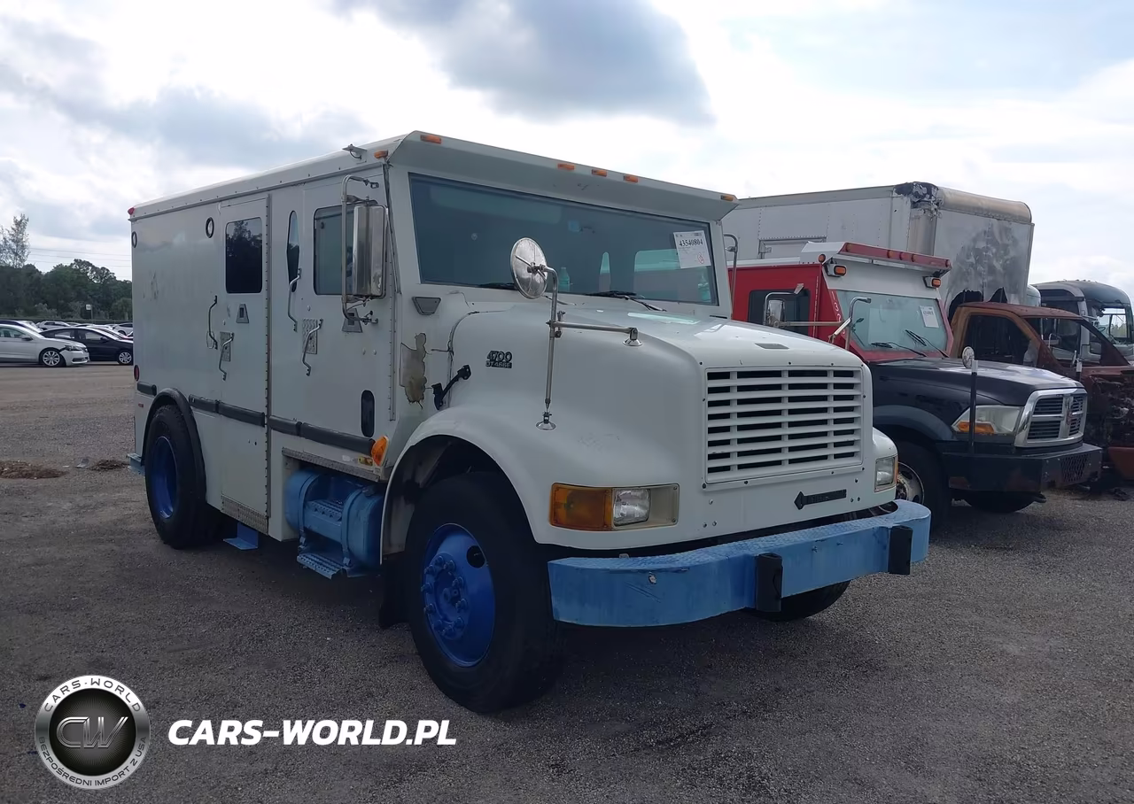 2001 International 4000 4700
