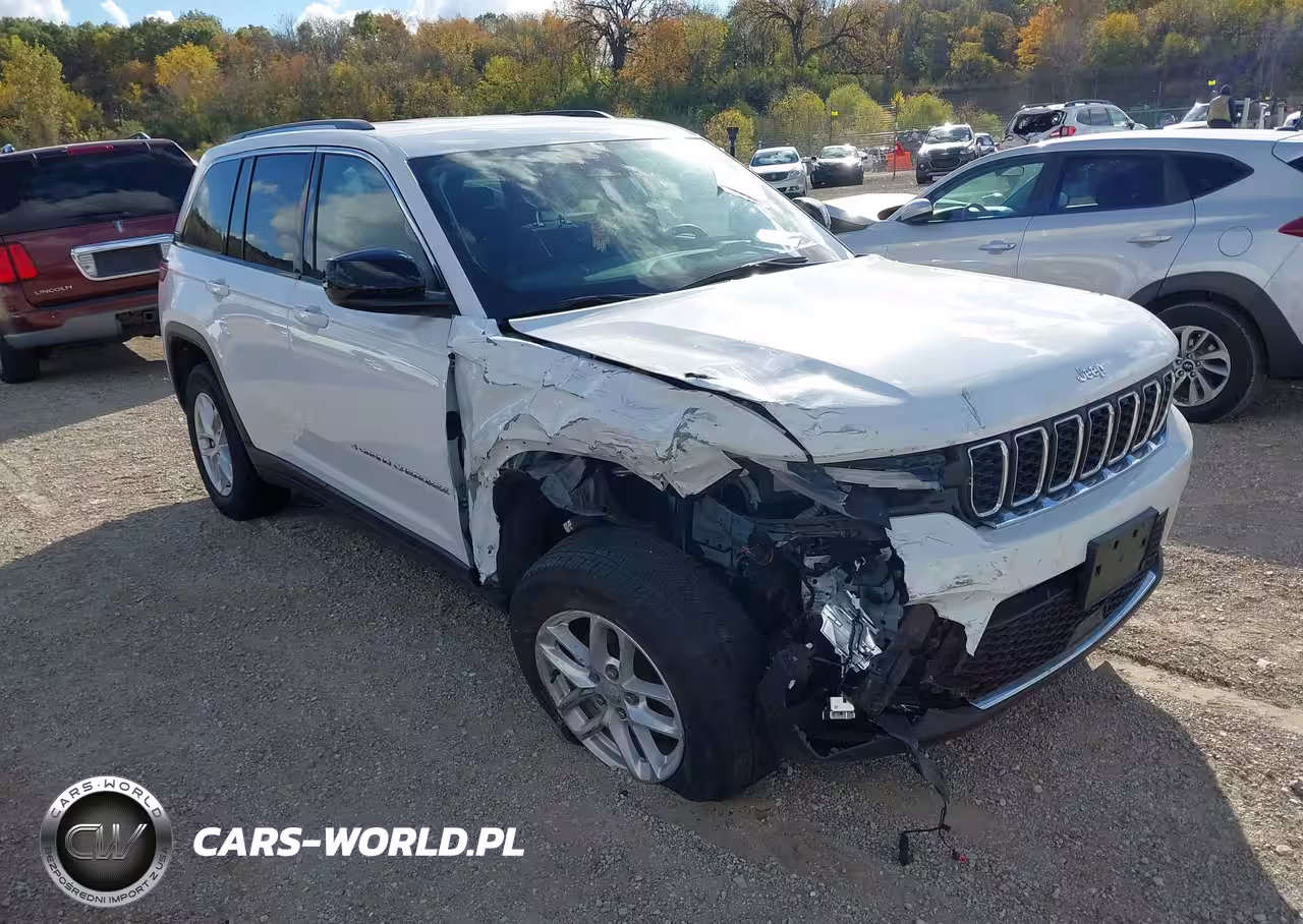 2023 Jeep Grand Cherokee Laredo 4X4