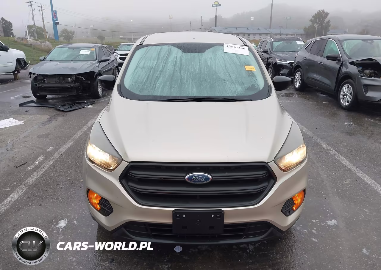 2018 Ford Escape S VIN:1FMCU0F7XJUA18985 - 11
