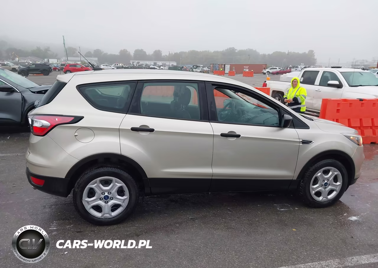 2018 Ford Escape S VIN:1FMCU0F7XJUA18985 - 12