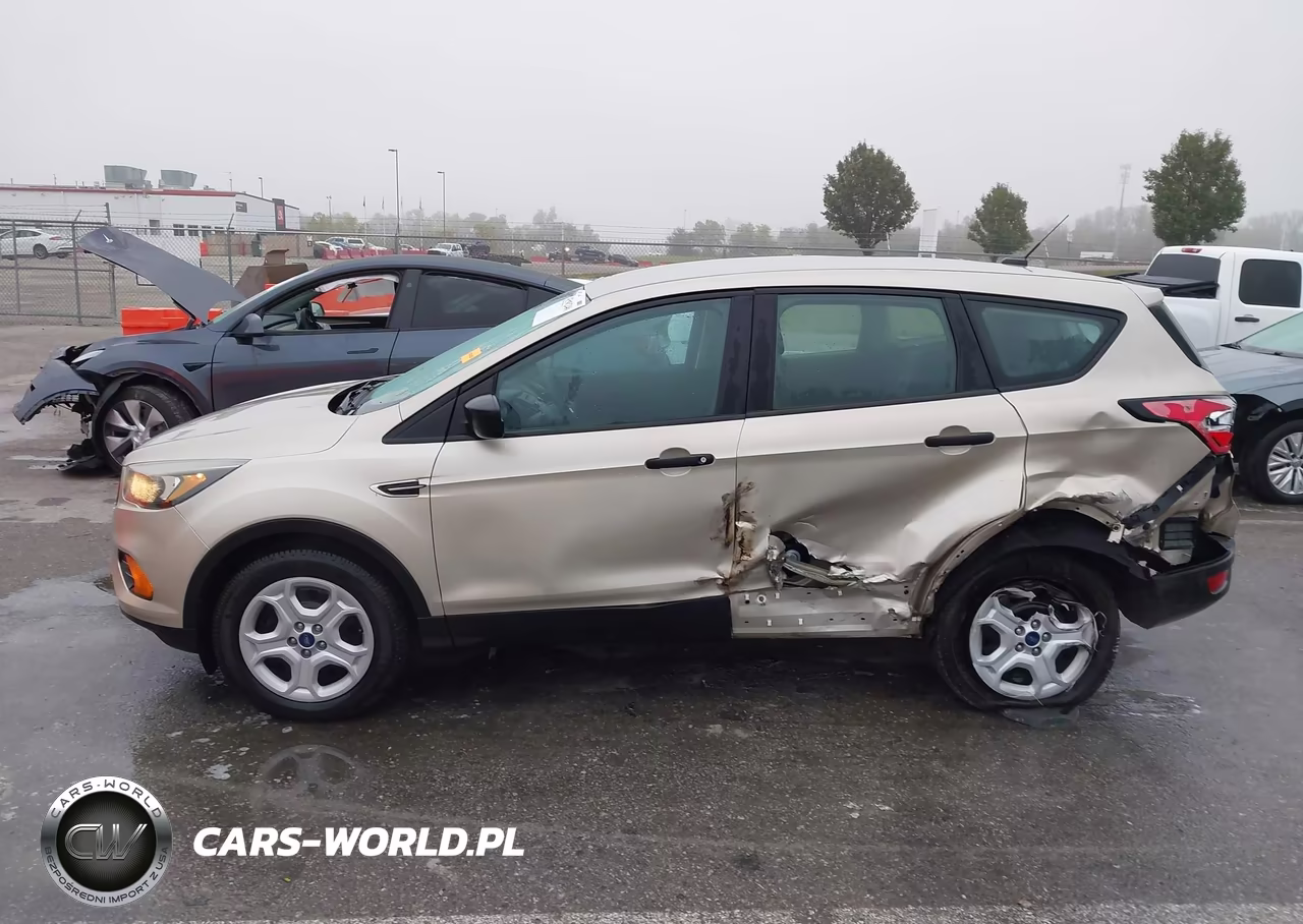2018 Ford Escape S VIN:1FMCU0F7XJUA18985 - 13