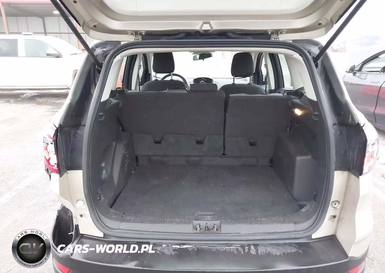 2018 Ford Escape S VIN:1FMCU0F7XJUA18985 - 17