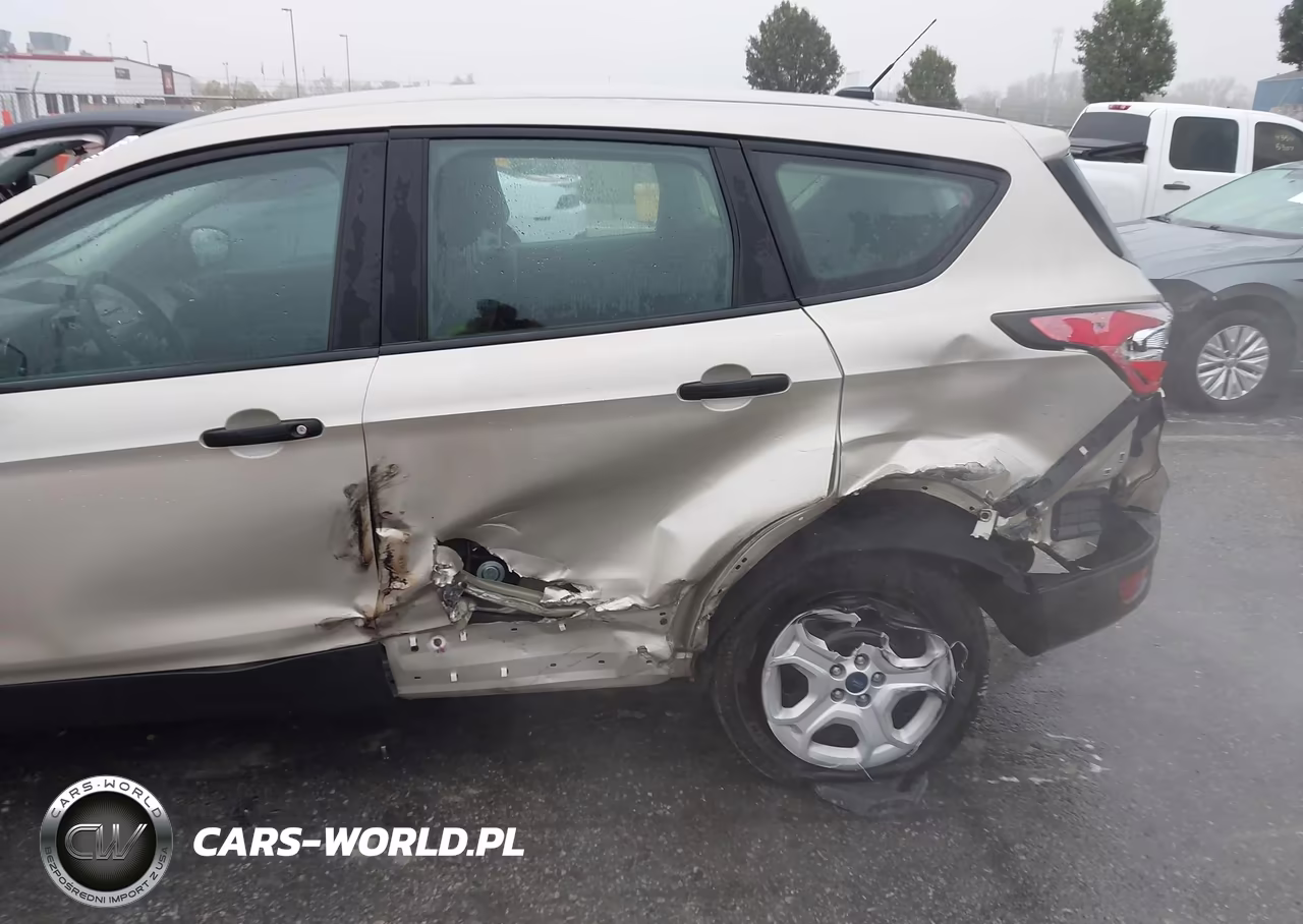 2018 Ford Escape S VIN:1FMCU0F7XJUA18985 - 5