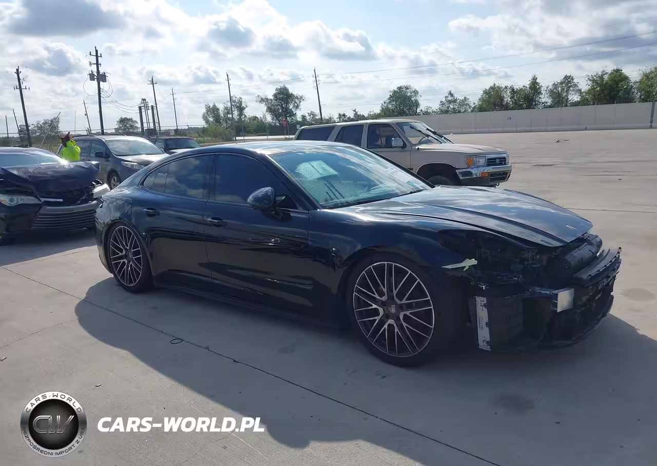 2025 Porsche Panamera 4