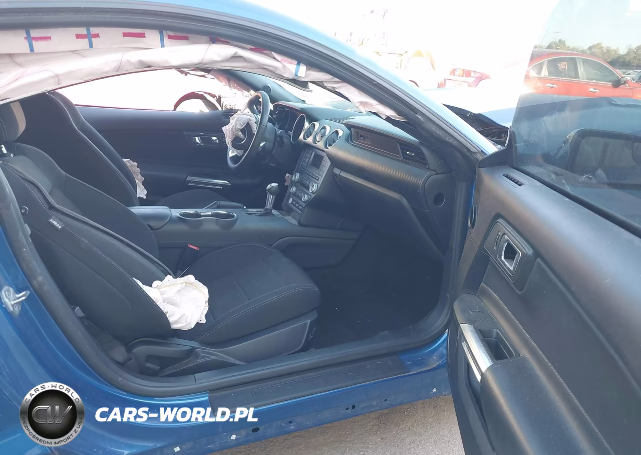 2017 Ford Mustang V6 VIN:1FA6P8AM0H5226629 - 5
