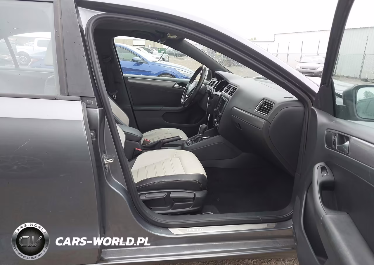 2016 Volkswagen Jetta 1.8T Sport VIN:3VWD17AJ8GM255319 - 5