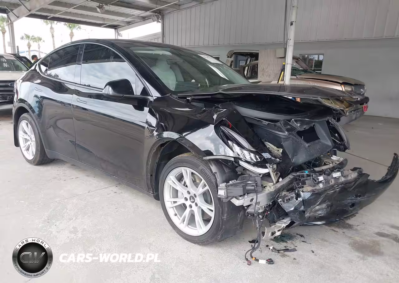 2022 Tesla Model Y Long Range Dual Motor All-Wheel Drive