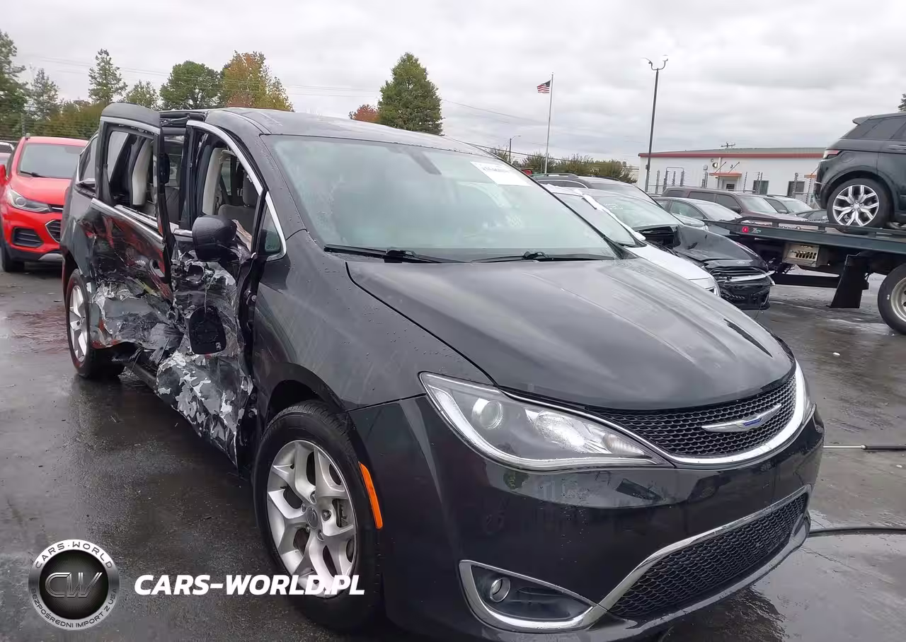 2018 Chrysler Pacifica Touring Plus