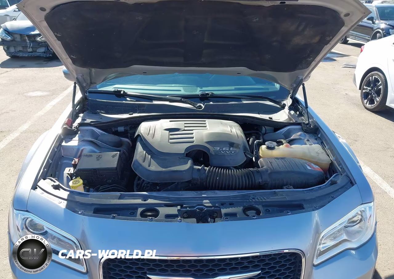 2016 Chrysler 300 Limited VIN:2C3CCAAG2GH211846 - 10