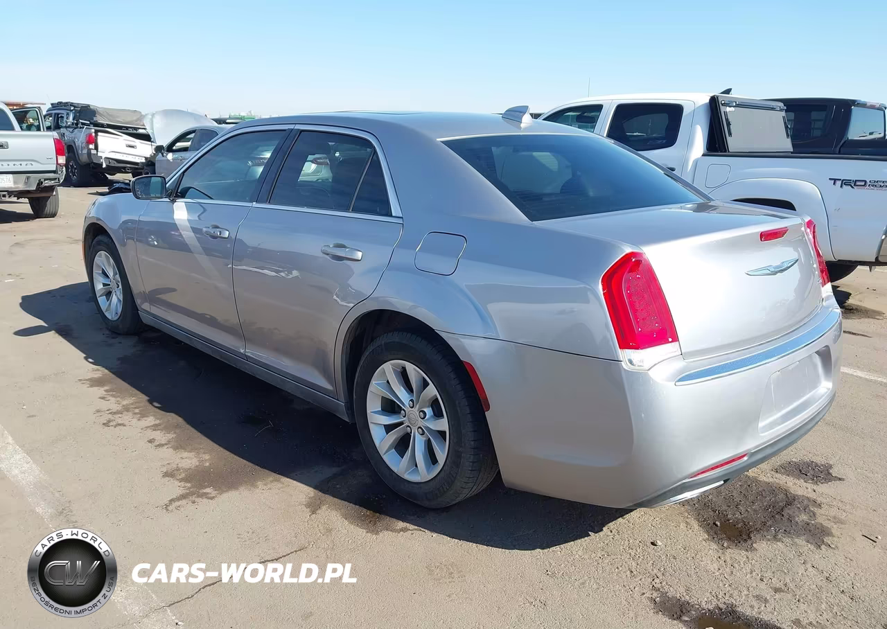 2016 Chrysler 300 Limited VIN:2C3CCAAG2GH211846 - 3