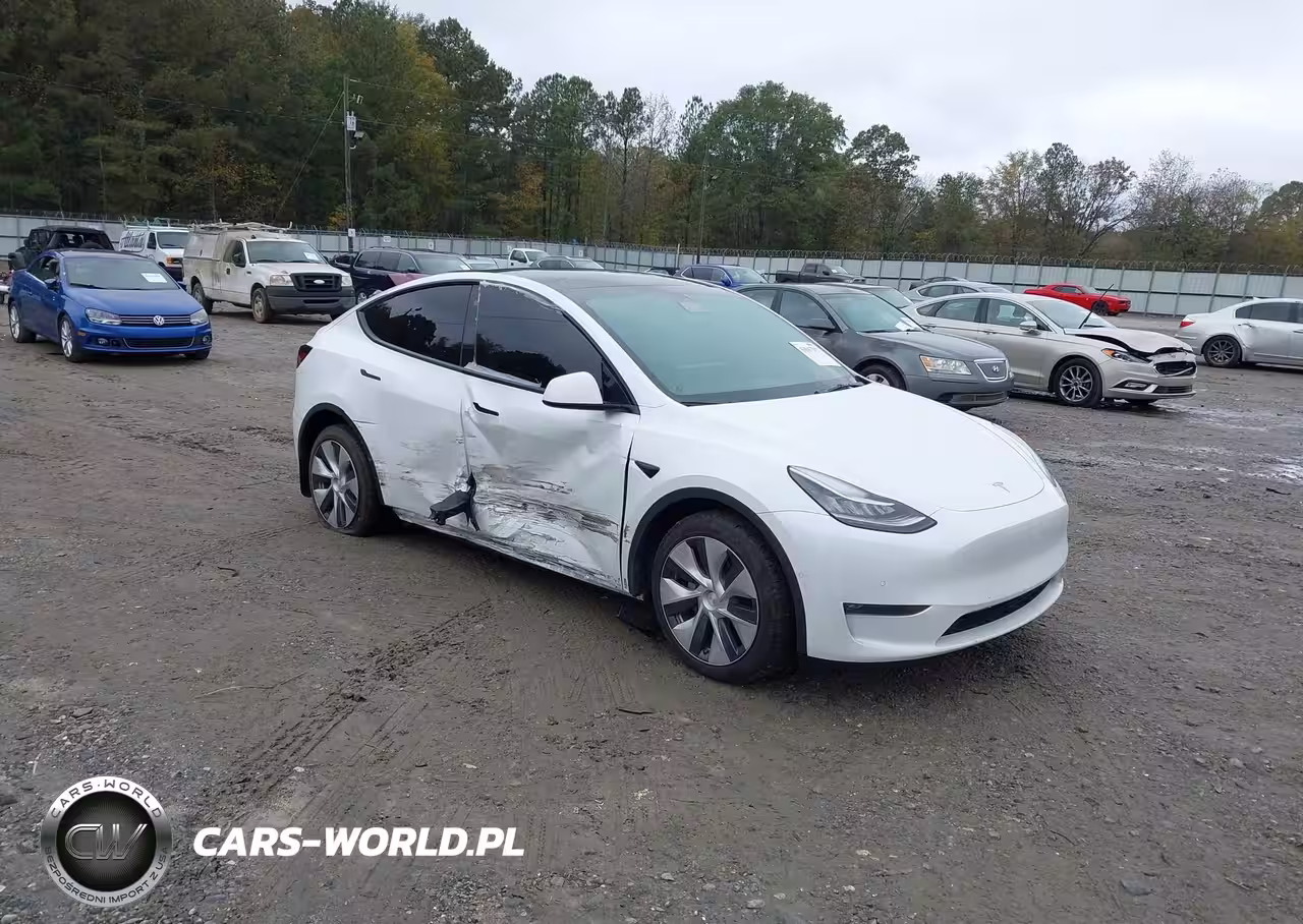 2022 Tesla Model Y Long Range Dual Motor All-Wheel Drive