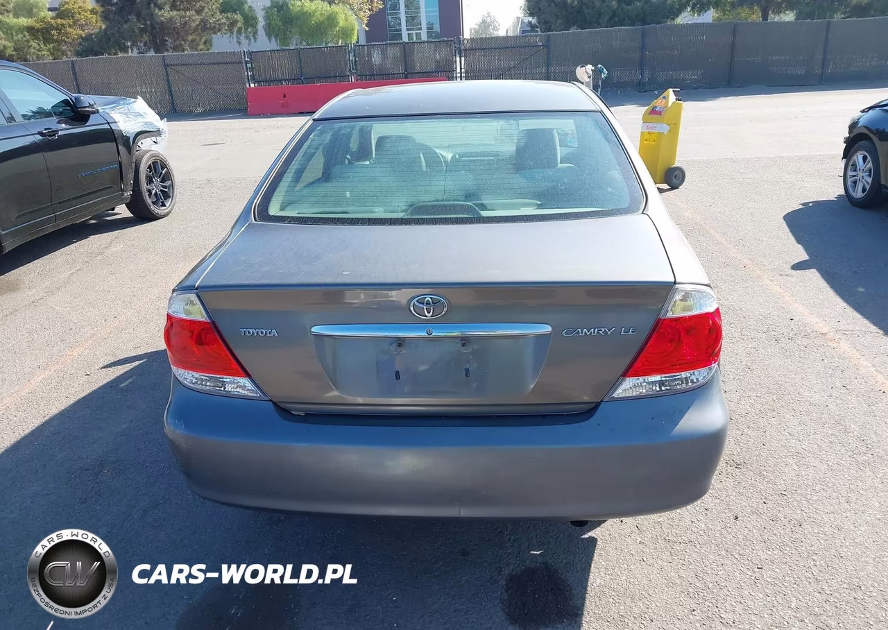 2005 Toyota Camry Le VIN:4T1BE32K95U557561 - 16