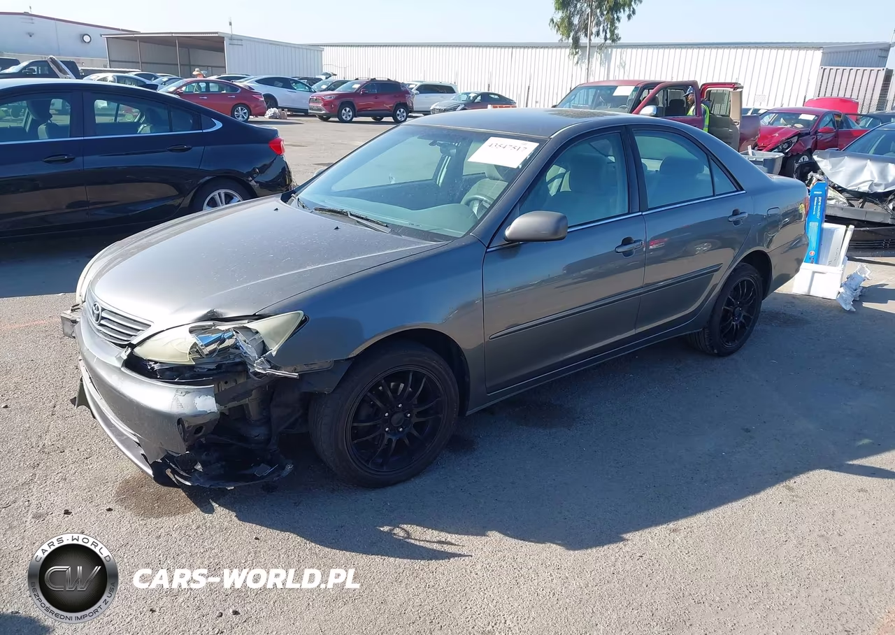 2005 Toyota Camry Le VIN:4T1BE32K95U557561 - 2
