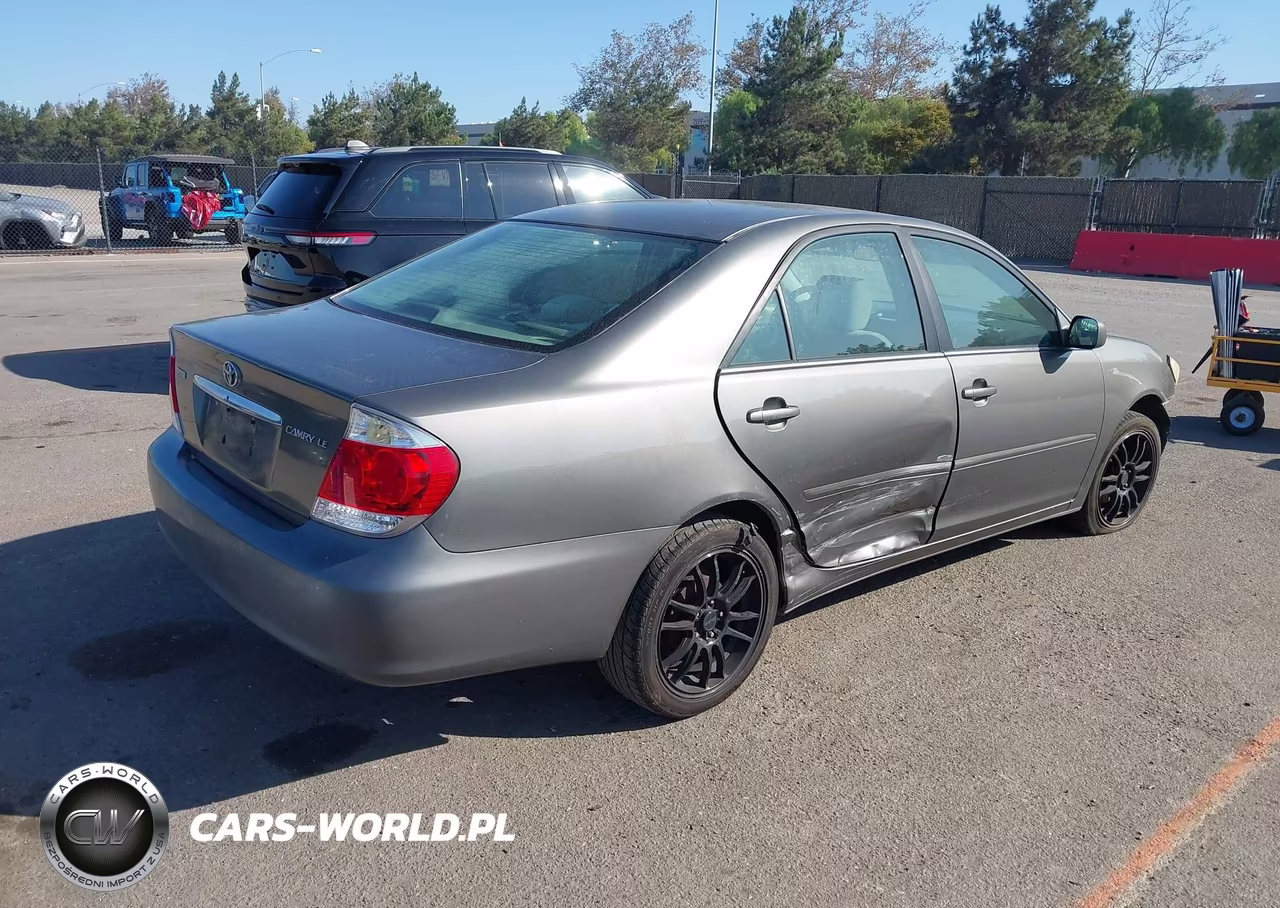 2005 Toyota Camry Le VIN:4T1BE32K95U557561 - 4