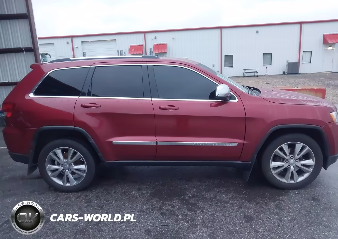 2013 Jeep Grand Cherokee Laredo VIN:1C4RJFAG5DC505717 - 13