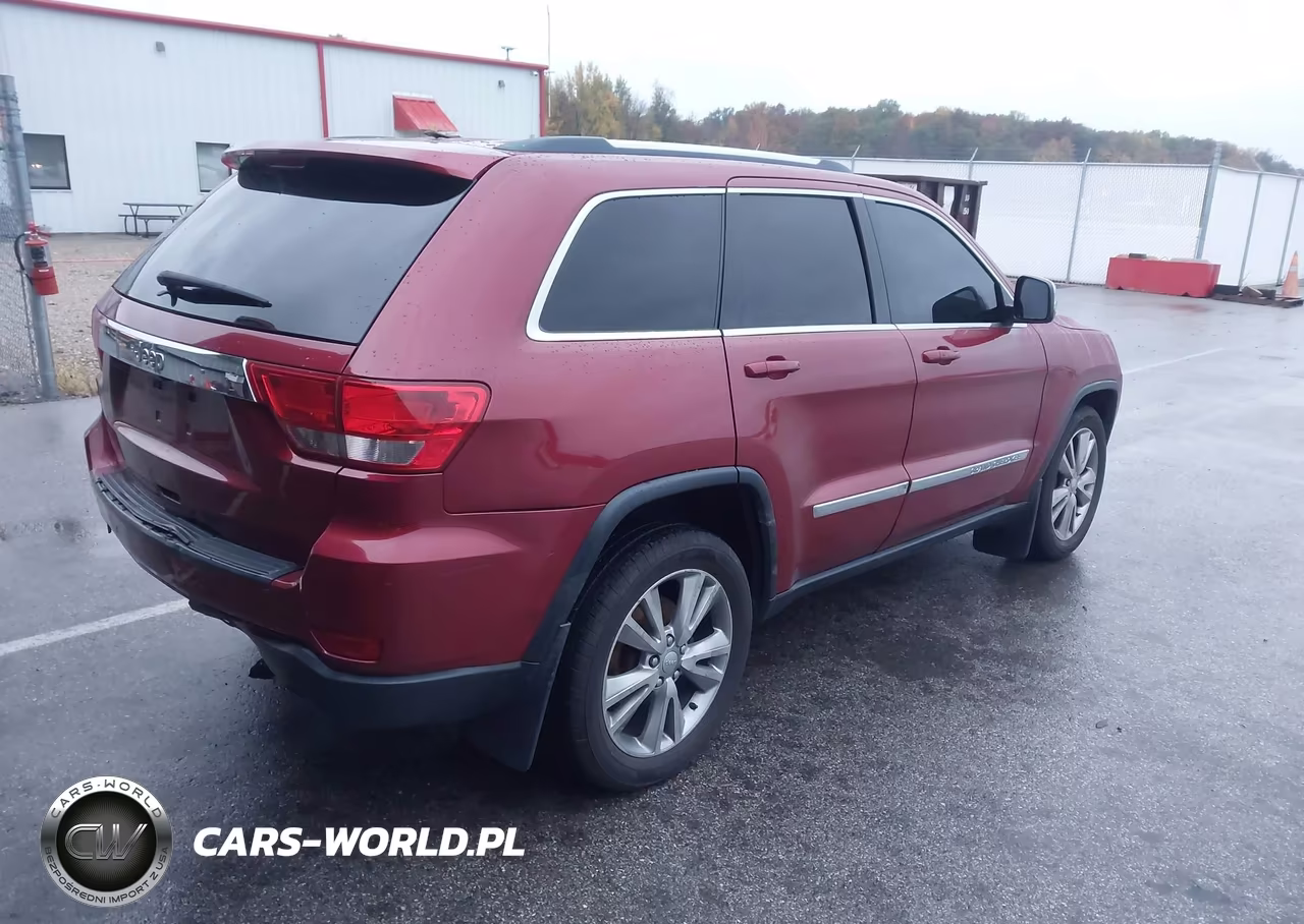 2013 Jeep Grand Cherokee Laredo VIN:1C4RJFAG5DC505717 - 4