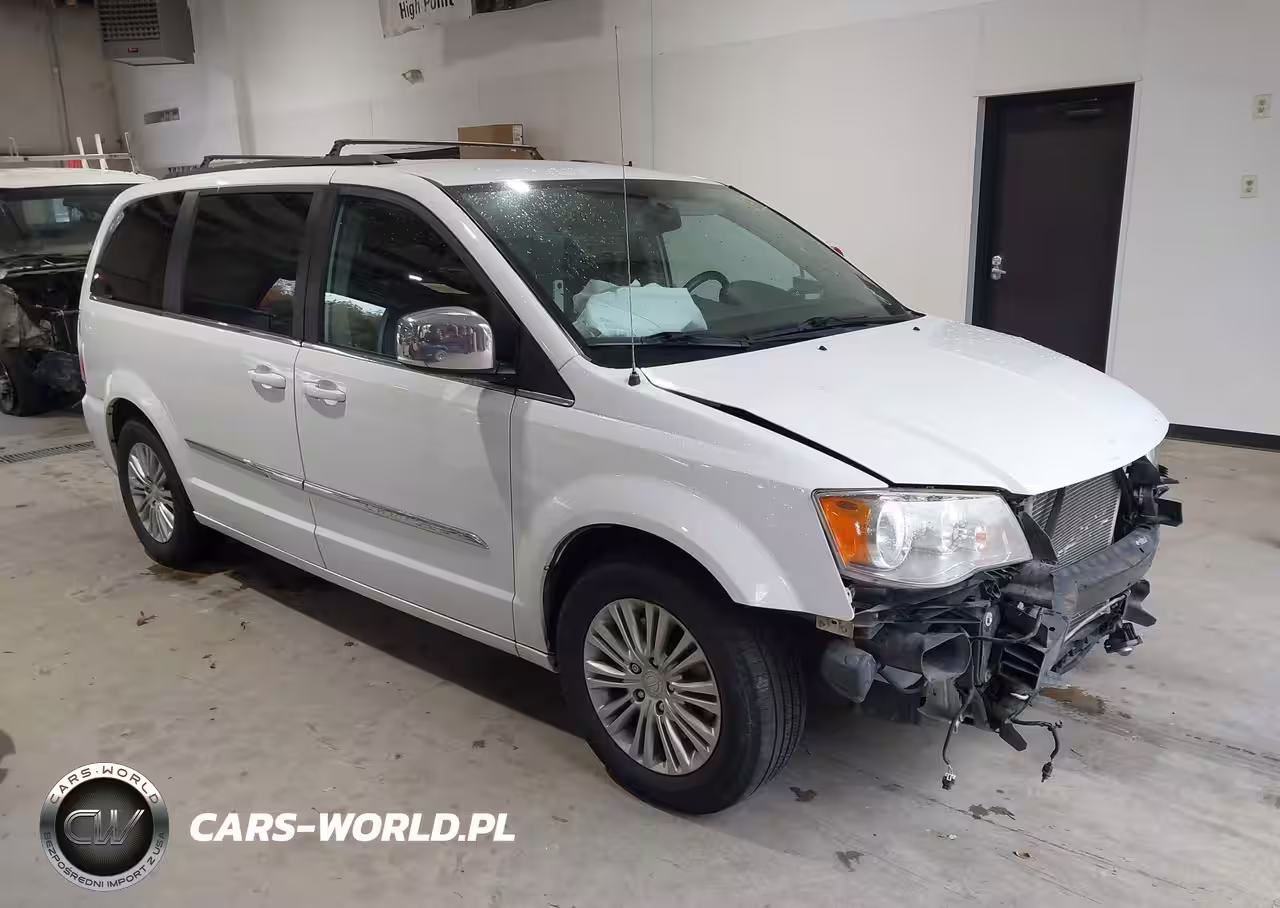 2015 Chrysler Town & Country Touring-L