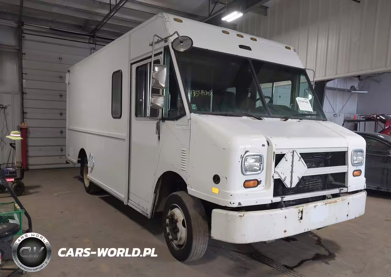 1999 Freightliner Chassis M Line Walk-In Van